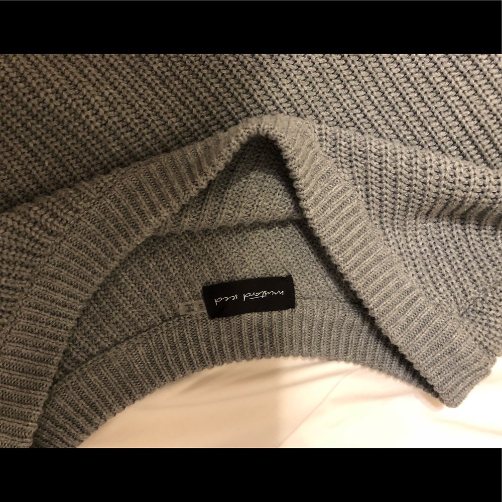 Grey sweater - Picture 2 of 2